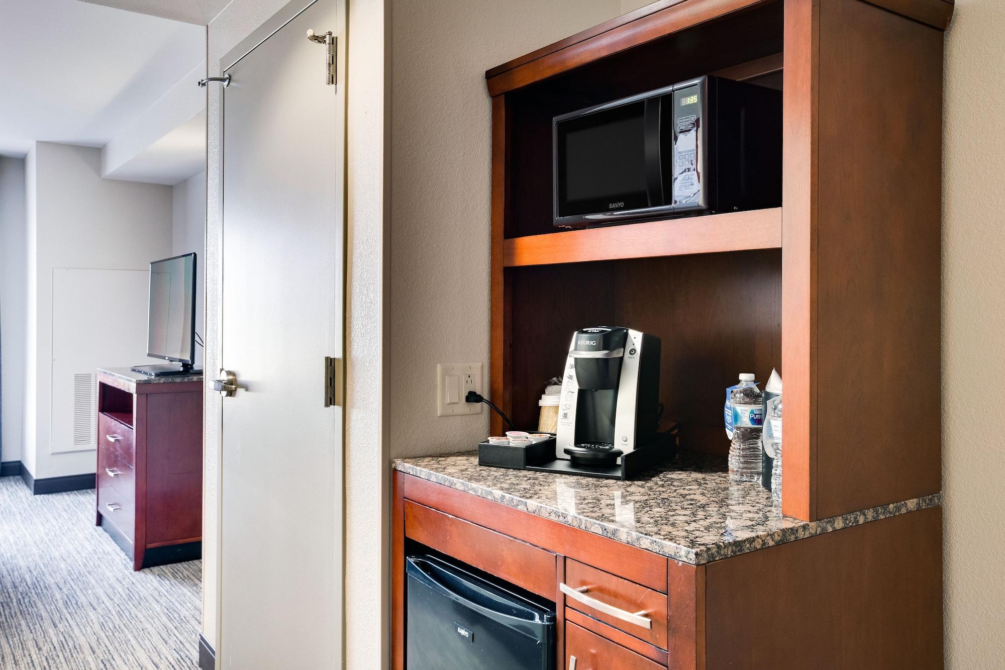 Hilton Garden Inn Milwaukee Airport Экстерьер фото