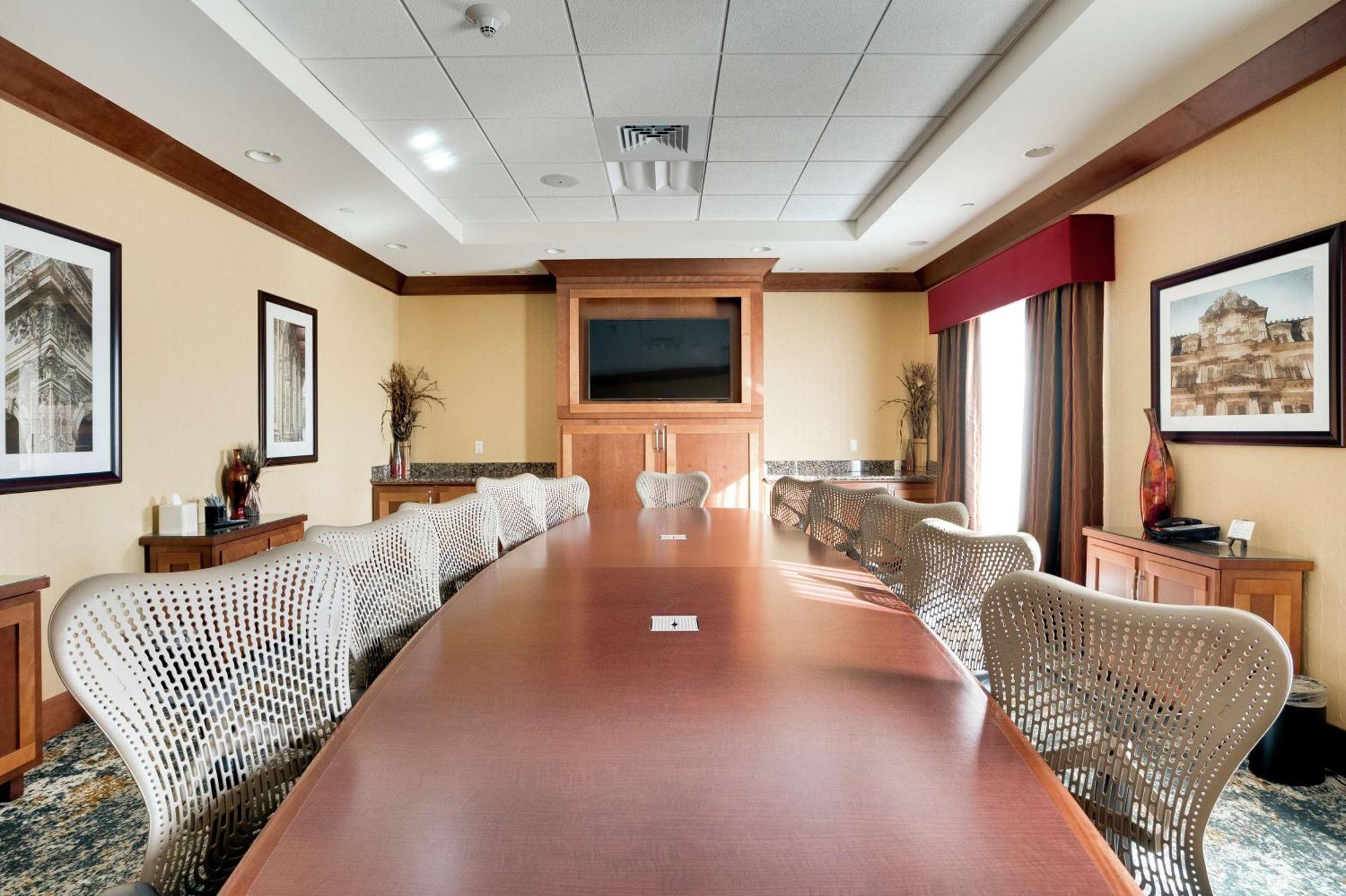 Hilton Garden Inn Milwaukee Airport Экстерьер фото