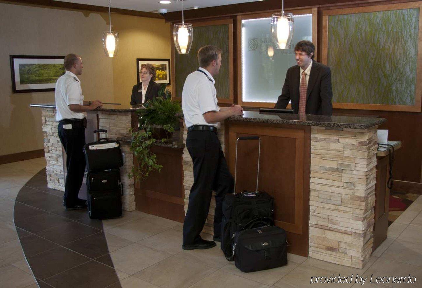 Hilton Garden Inn Milwaukee Airport Интерьер фото