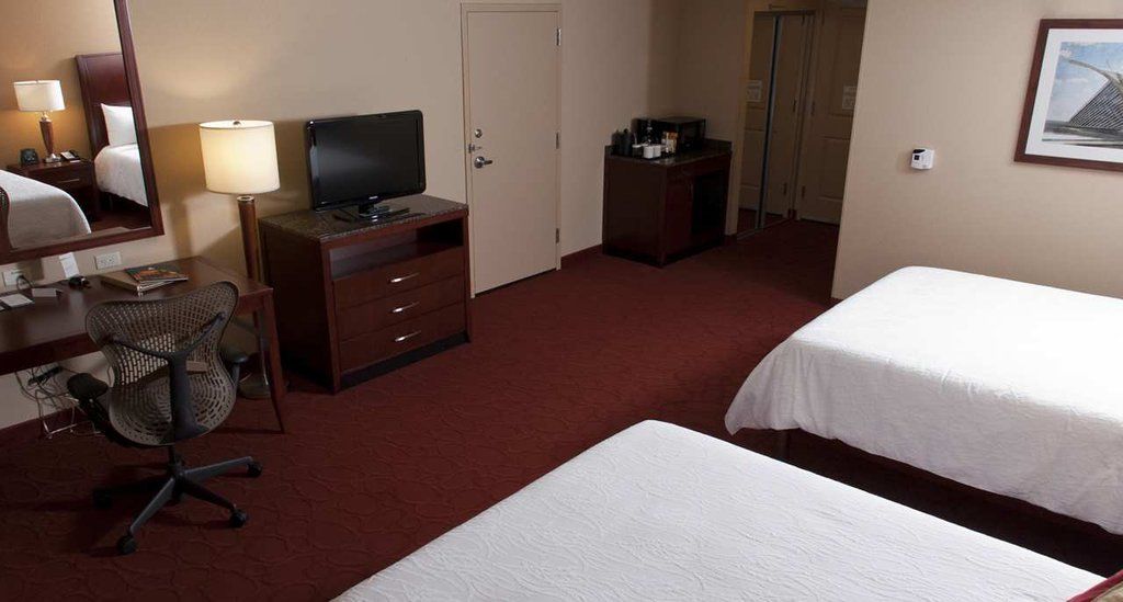 Hilton Garden Inn Milwaukee Airport Экстерьер фото