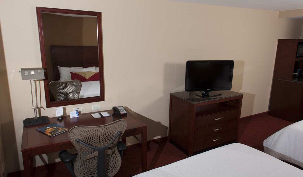 Hilton Garden Inn Milwaukee Airport Экстерьер фото